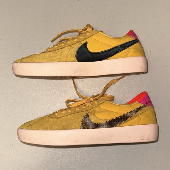 Nike SB | Size 10 Women - Picture 2 of 3